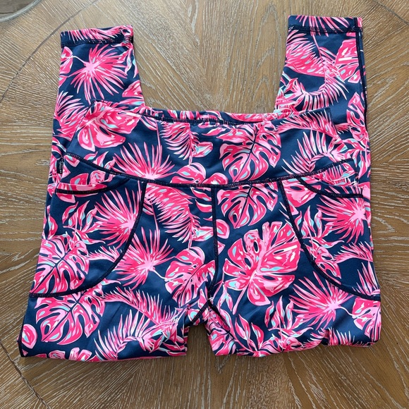 Simply Southern Pink and Navy Palm Leaf Tropical Print Leggings Medium - Picture 8 of 10